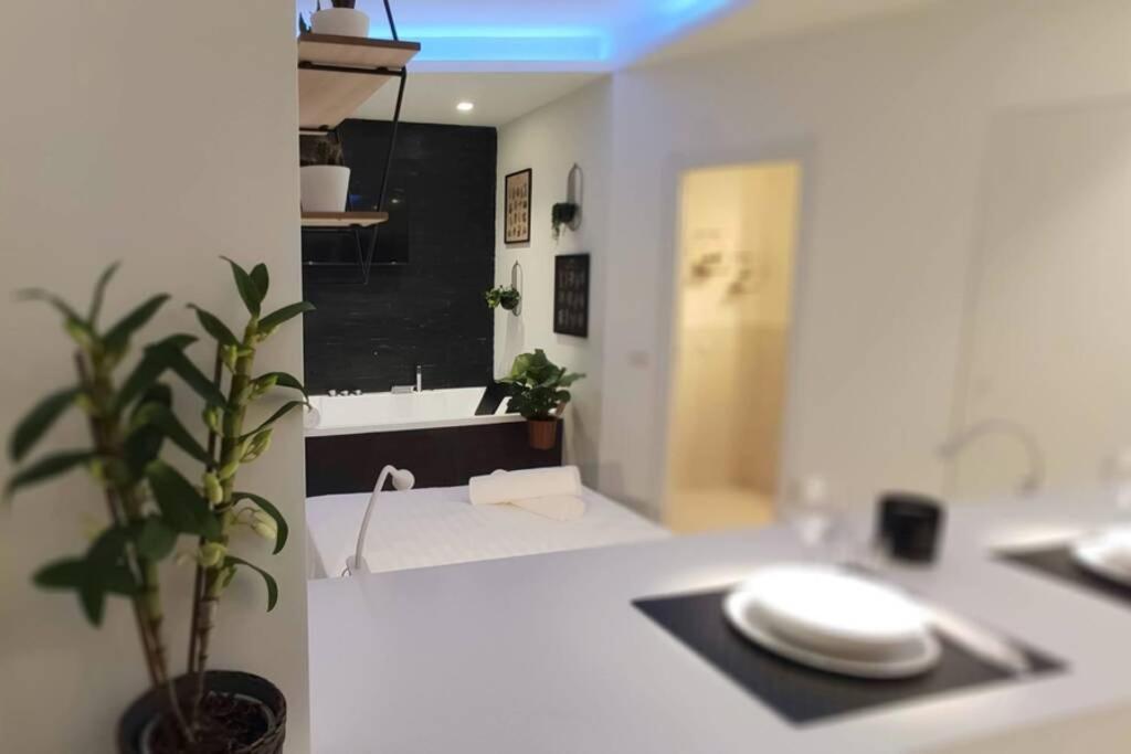 Elegante Open Space Con Vasca Idromassaggio A Trastevere 外观 照片
